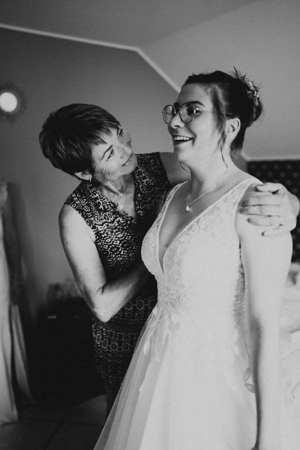 Alice & Thomas au Château du Pont d'Oye, à Habay, moment de mariage par Gautier Collet