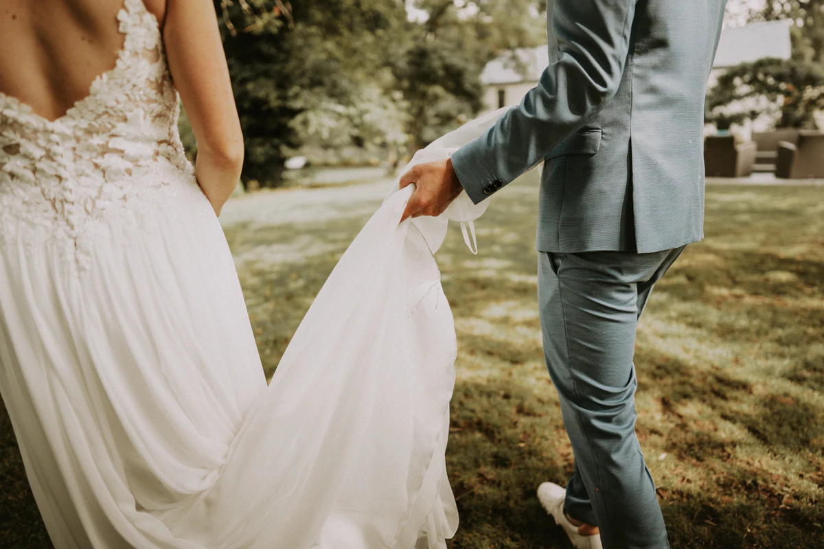 Amélie & Matthieu au Domaine du Vieux Château, moment de mariage par Gautier Collet