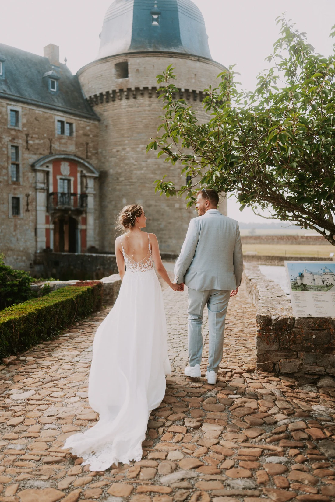 Annelyse & Franck au Château Lavaux-Sainte-Anne, photo de mariage par Gautier Collet