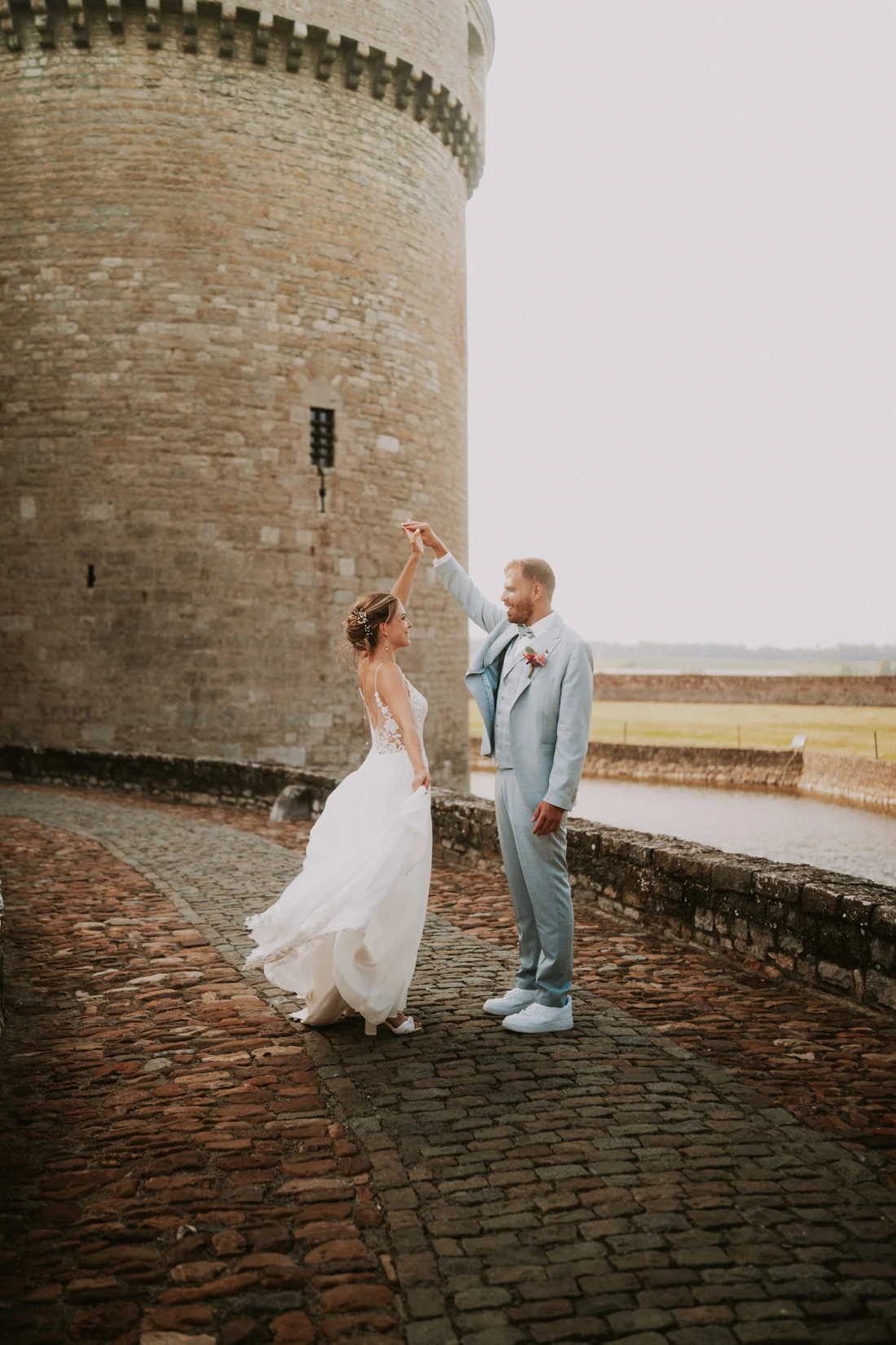 Annelyse & Franck au Château Lavaux-Sainte-Anne, photo de mariage par Gautier Collet