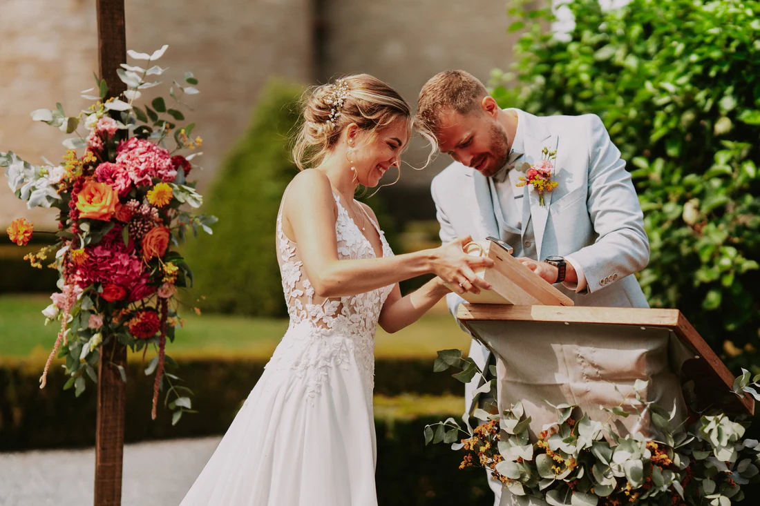 Annelyse & Franck au Château Lavaux-Sainte-Anne, moment de mariage par Gautier Collet