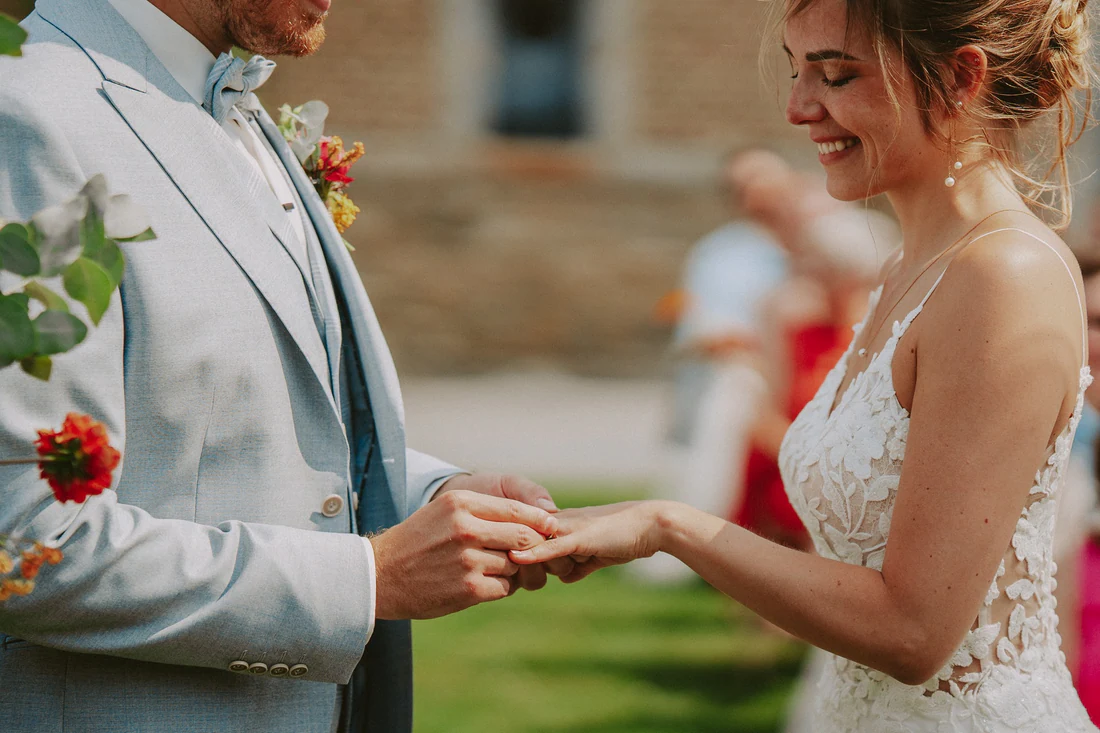 Annelyse & Franck au Château Lavaux-Sainte-Anne, moment de mariage par Gautier Collet