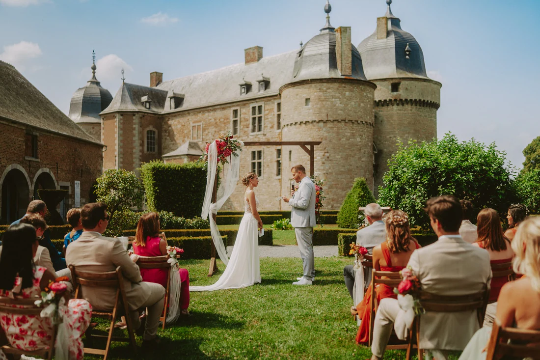 Annelyse & Franck au Château Lavaux-Sainte-Anne, moment de mariage par Gautier Collet