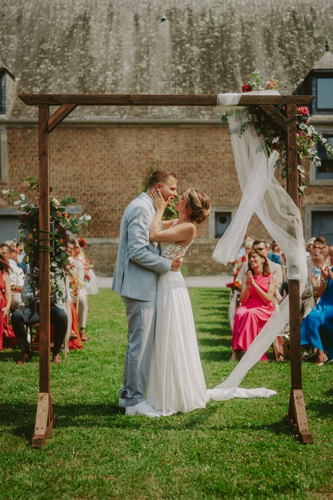 Annelyse & Franck au Château Lavaux-Sainte-Anne, reportage de mariage par Gautier Collet
