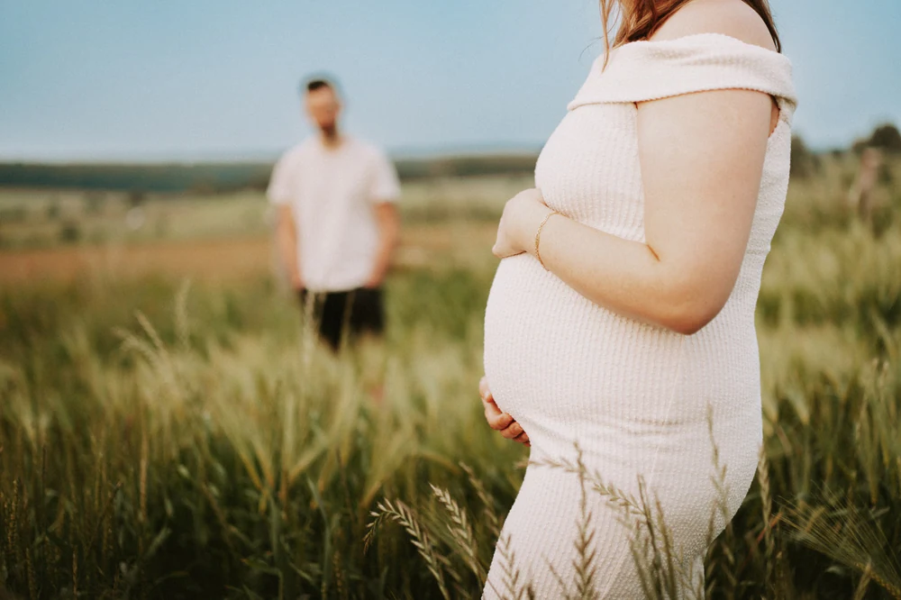 Aurore & Charles, photo de grossesse par Gautier Collet