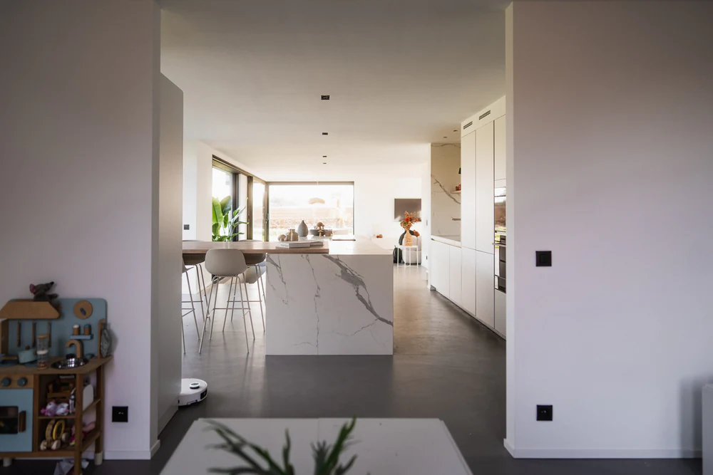 BOW Design · Maison architecturale, photo d'intérieur par Gautier Collet