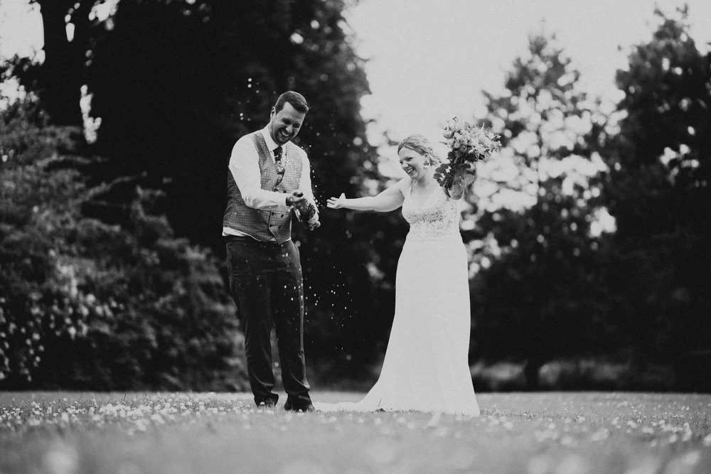 Céline & Valérian au Château de Resteigne, reportage de mariage par Gautier Collet