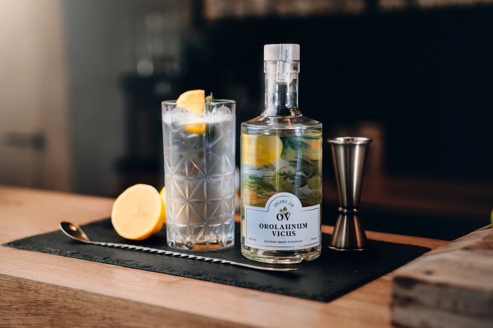 Gin Orolaunum Vicus, photo de marque par Gautier Collet