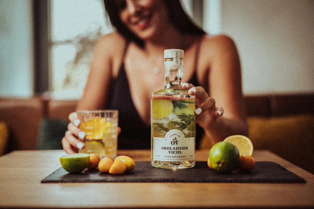 Gin Orolaunum Vicus, photo de marque par Gautier Collet