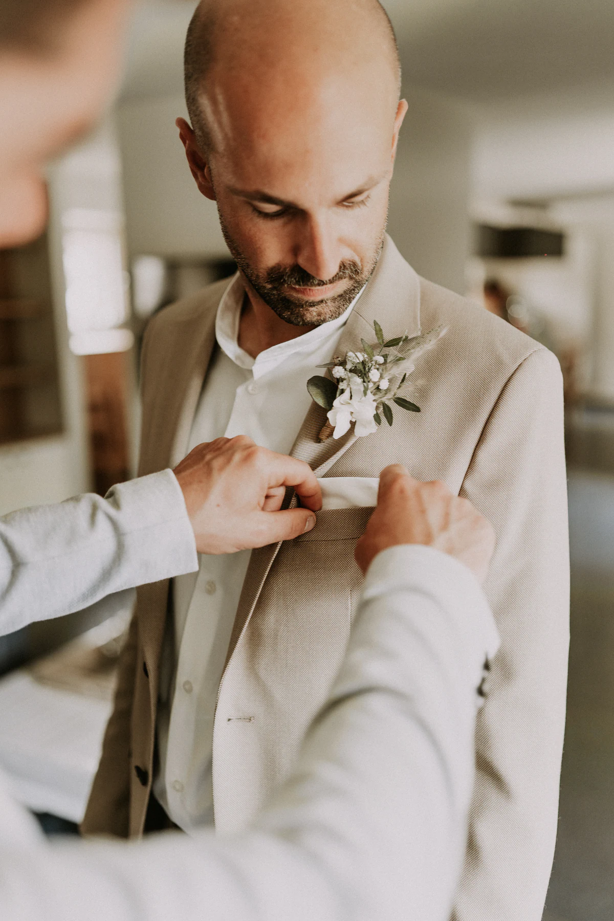 Kate & Thibault au Château de Berlieren, moment de mariage par Gautier Collet