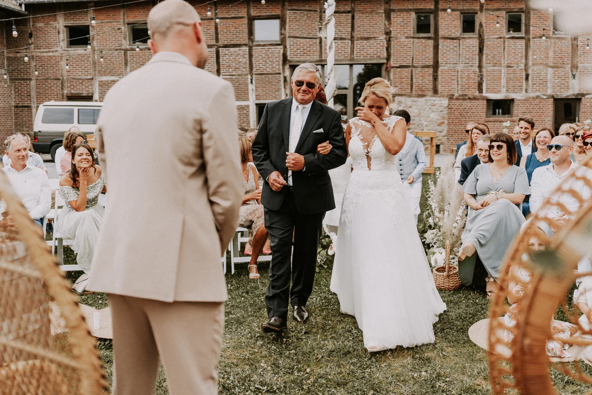 Kate & Thibault au Château de Berlieren, reportage de mariage par Gautier Collet