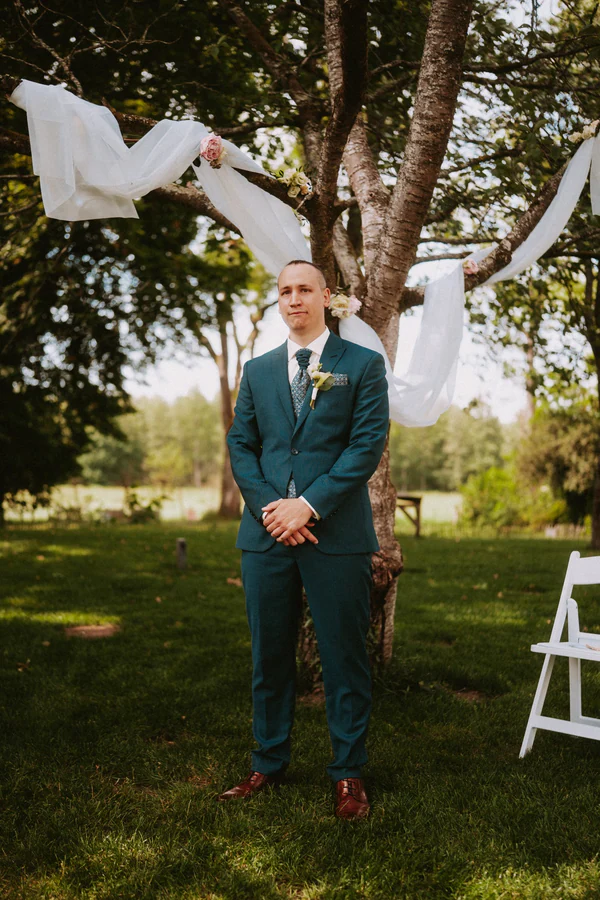 Martin & Victoria au Domaine du Vieux Château, à Villers-devant-Orval, photographe de mariage par Gautier Collet