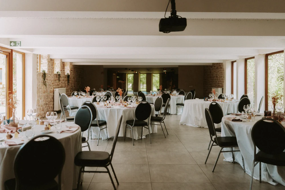 Martin & Victoria au Domaine du Vieux Château, à Villers-devant-Orval, moment de mariage par Gautier Collet