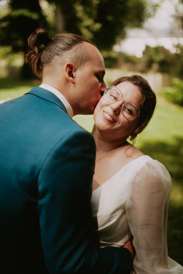 Martin & Victoria au Domaine du Vieux Château, à Villers-devant-Orval, moment de mariage par Gautier Collet
