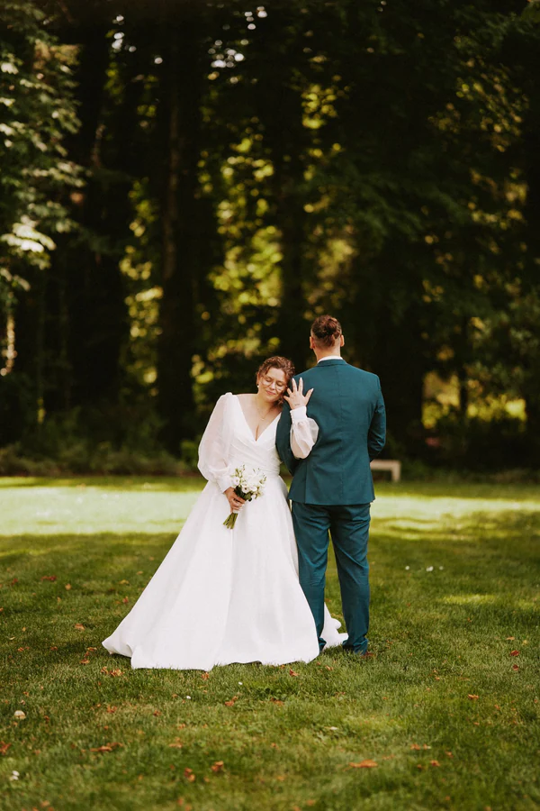 Martin & Victoria au Domaine du Vieux Château, à Villers-devant-Orval, reportage de mariage par Gautier Collet