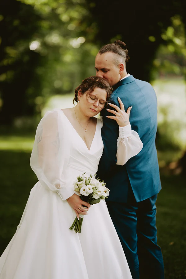 Martin & Victoria au Domaine du Vieux Château, à Villers-devant-Orval, photographe de mariage par Gautier Collet