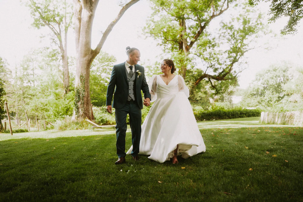 Martin & Victoria au Domaine du Vieux Château, à Villers-devant-Orval, photo de mariage par Gautier Collet