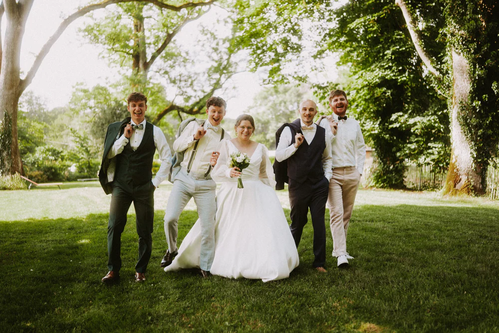 Martin & Victoria au Domaine du Vieux Château, à Villers-devant-Orval, photo de mariage par Gautier Collet