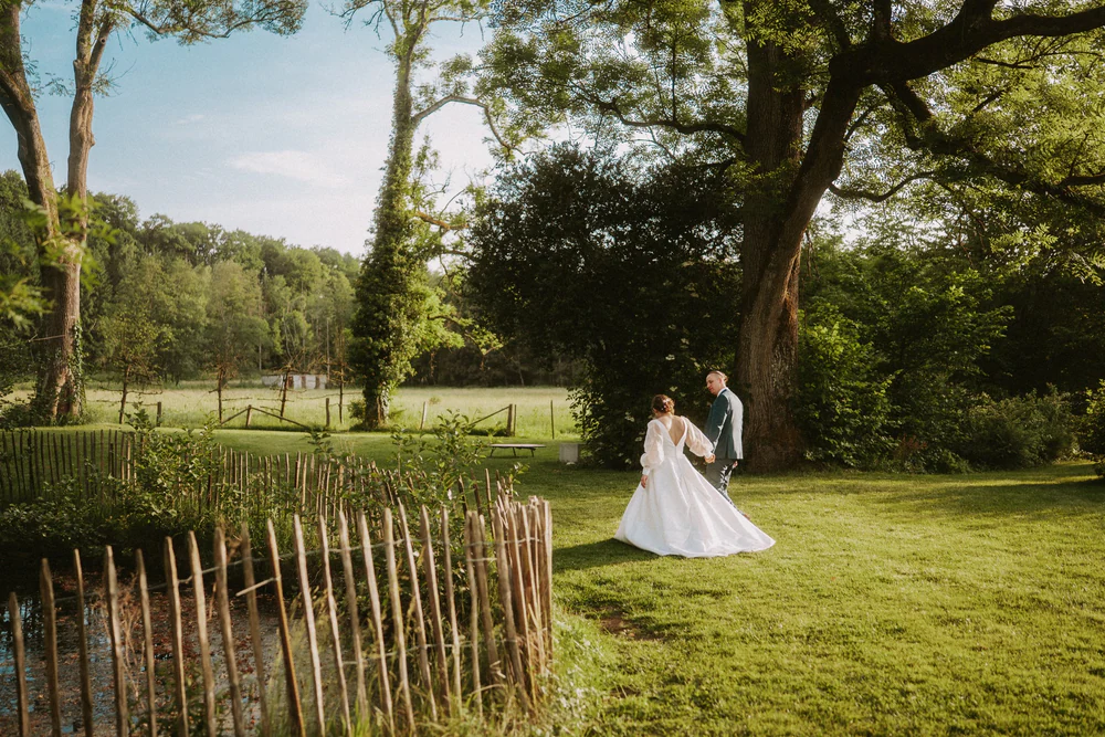 Martin & Victoria au Domaine du Vieux Château, à Villers-devant-Orval, photo de mariage par Gautier Collet