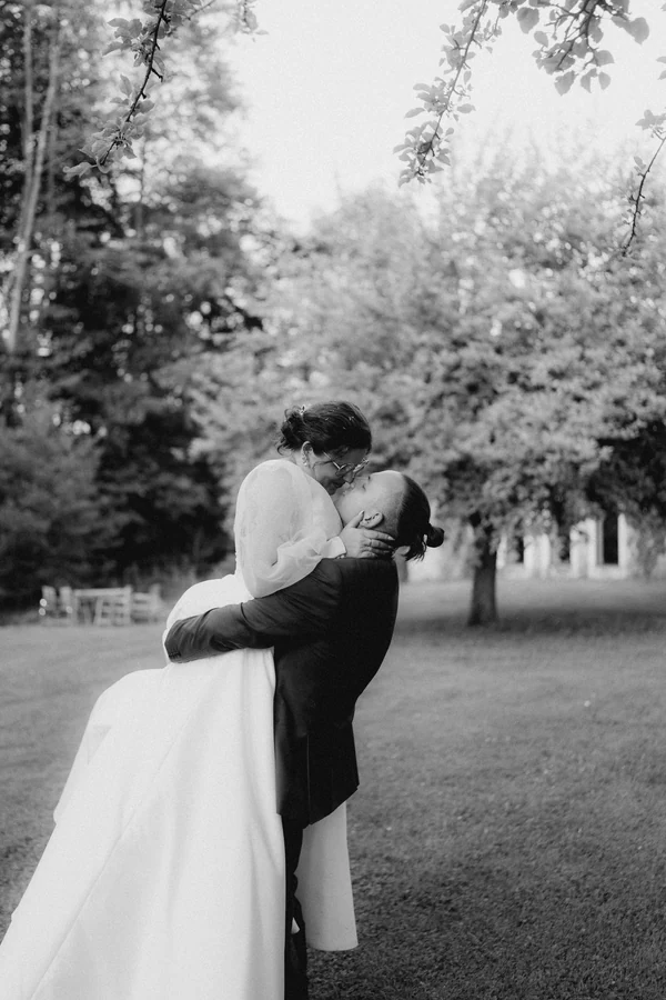 Martin & Victoria au Domaine du Vieux Château, à Villers-devant-Orval, reportage de mariage par Gautier Collet