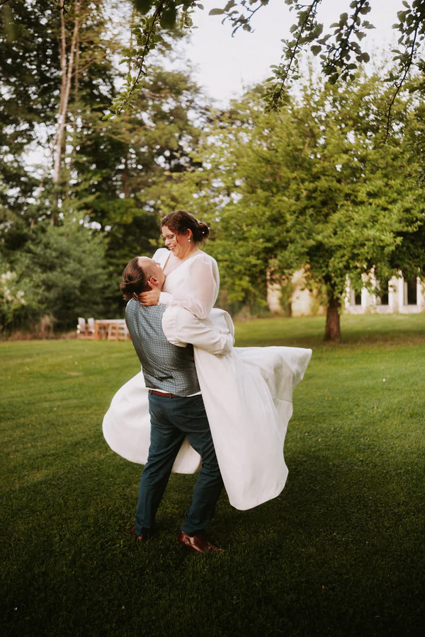 Martin & Victoria au Domaine du Vieux Château, à Villers-devant-Orval, photographe de mariage par Gautier Collet