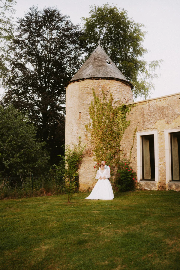 Martin & Victoria au Domaine du Vieux Château, à Villers-devant-Orval, moment de mariage par Gautier Collet