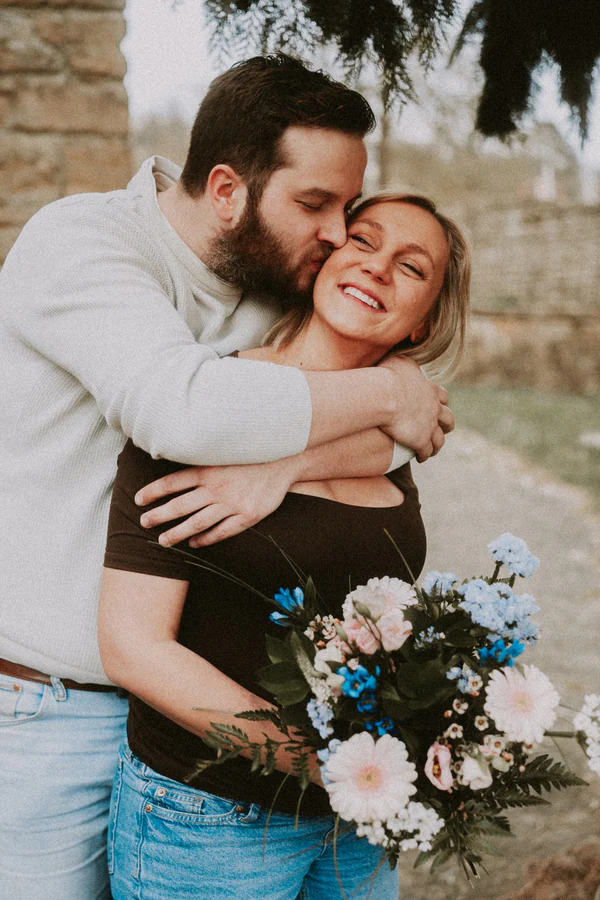 Nastia & Thomas à Torgny, dans le sud de la Belgique, photo de grossesse par Gautier Collet