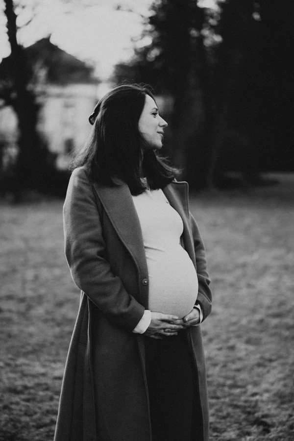Natacha & Valentin, photo de grossesse par Gautier Collet
