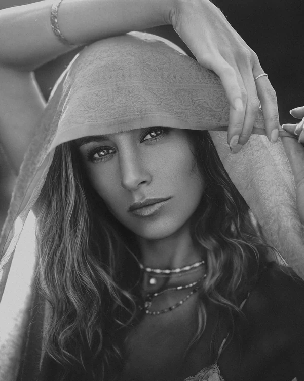 Mia, portrait par Gautier Collet