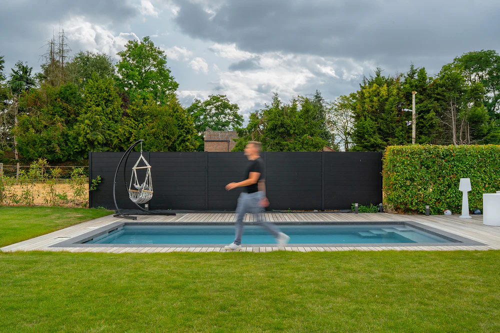 Terrasse pour piscine privée, photographe d'architecture par Gautier Collet