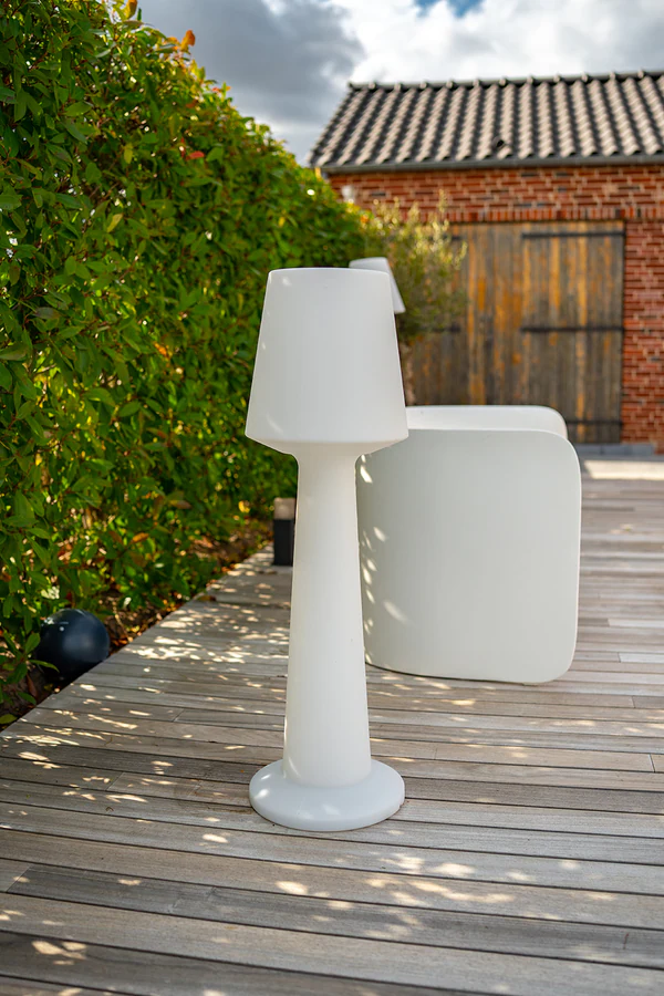 Terrasse pour piscine privée, photo d'intérieur par Gautier Collet