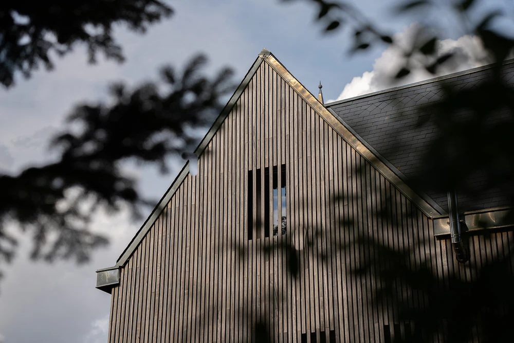 Un chalet dans la nature, photographie d'architecture par Gautier Collet