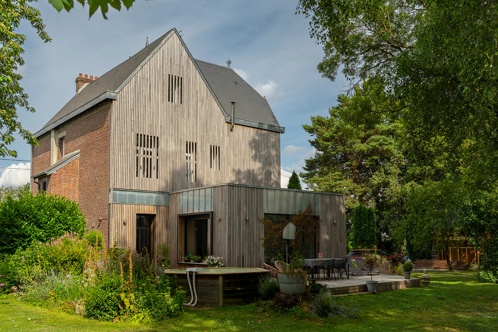Un chalet dans la nature, photo d'intérieur par Gautier Collet