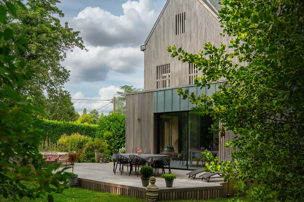 Un chalet dans la nature, photographie d'architecture par Gautier Collet