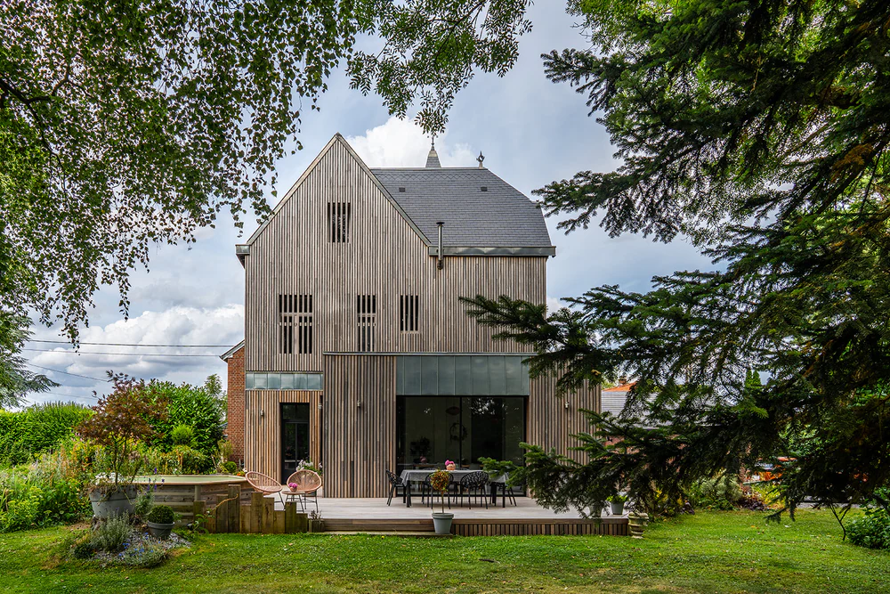 Un chalet dans la nature, photographie d'architecture par Gautier Collet