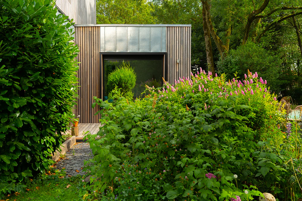 Un chalet dans la nature, photographie d'architecture par Gautier Collet
