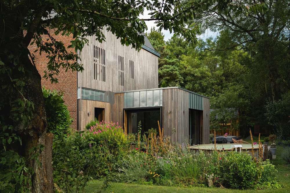 Un chalet dans la nature, photo d'intérieur par Gautier Collet
