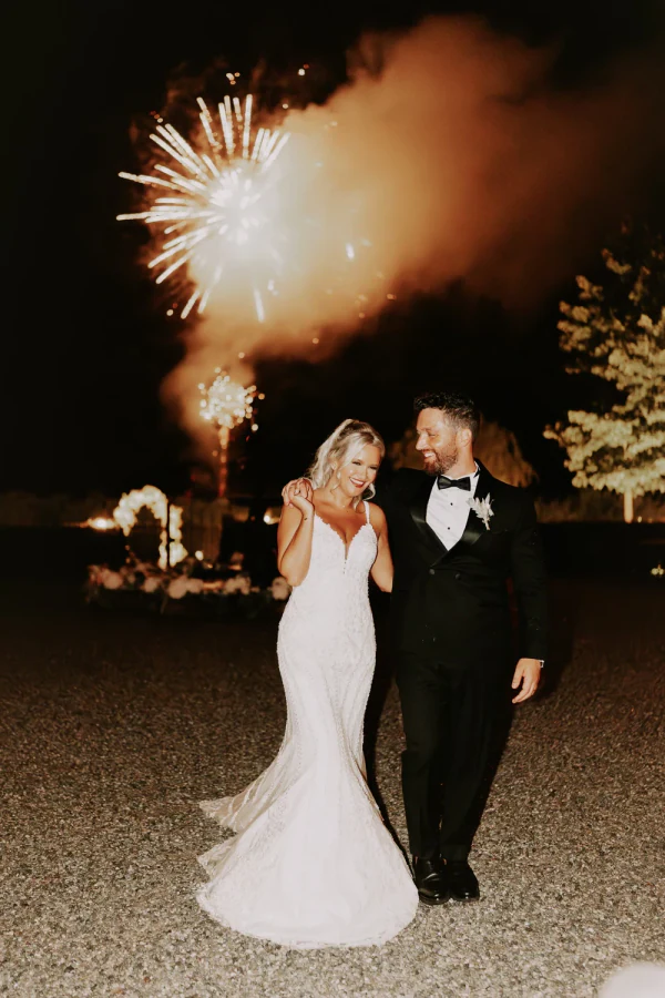 Mariés sous un feu d'artifice, réserver votre photographe